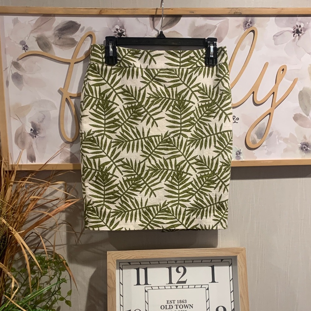 Ann Taylor Olive Leaf Pattern Skirt